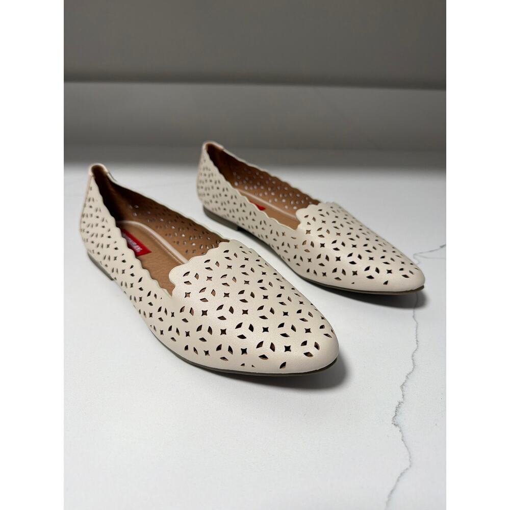 Unionbay Cream Laser Cut Flats Slip On Scalloped Nude Loafers Size 8 - NWOB - Picture 2 of 7